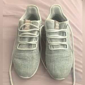 Adidas Tubular Knit Shoes Size 7 Women’s